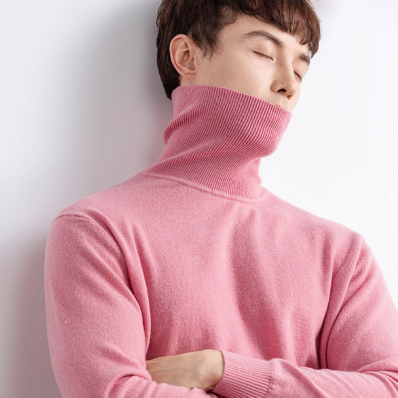 Adakah sweater pullover berleher tinggi kecil kelihatan nipis?